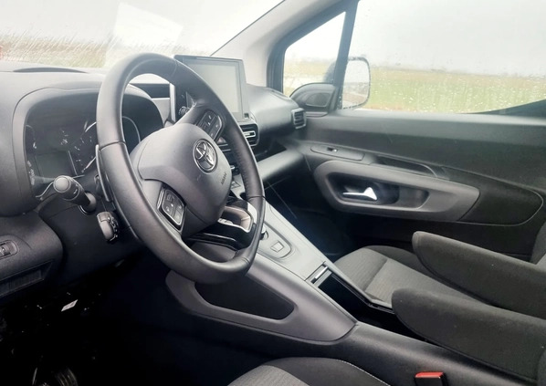 Toyota Proace City Verso cena 100000 przebieg: 25000, rok produkcji 2022 z Suraż małe 46
